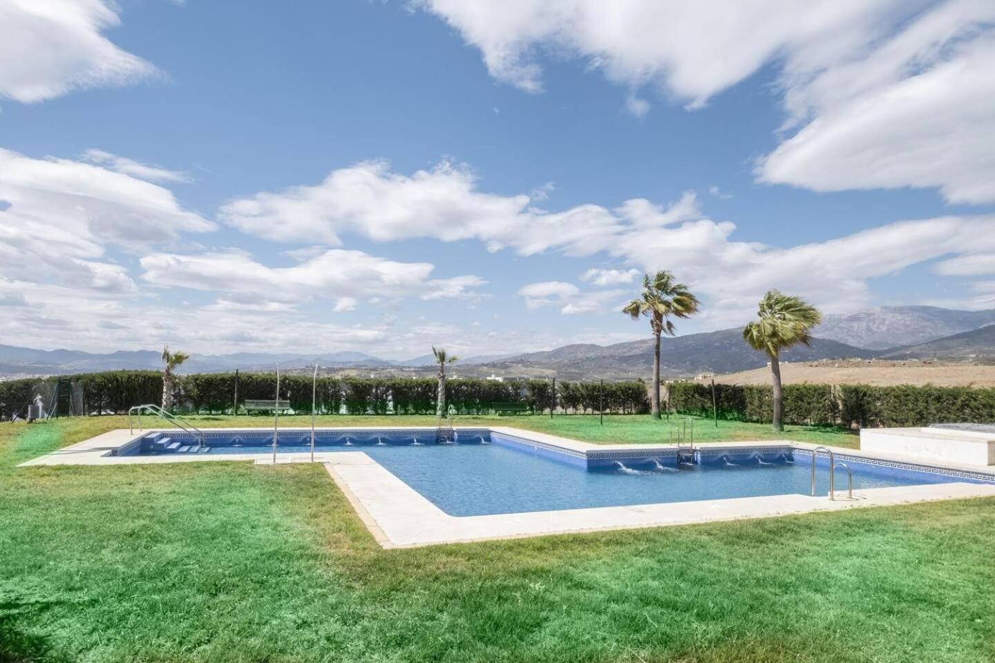 Relaxation, Golf & Beach Caleta De Velez Bagian luar foto